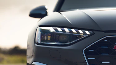 Audi S4 B9 headlights