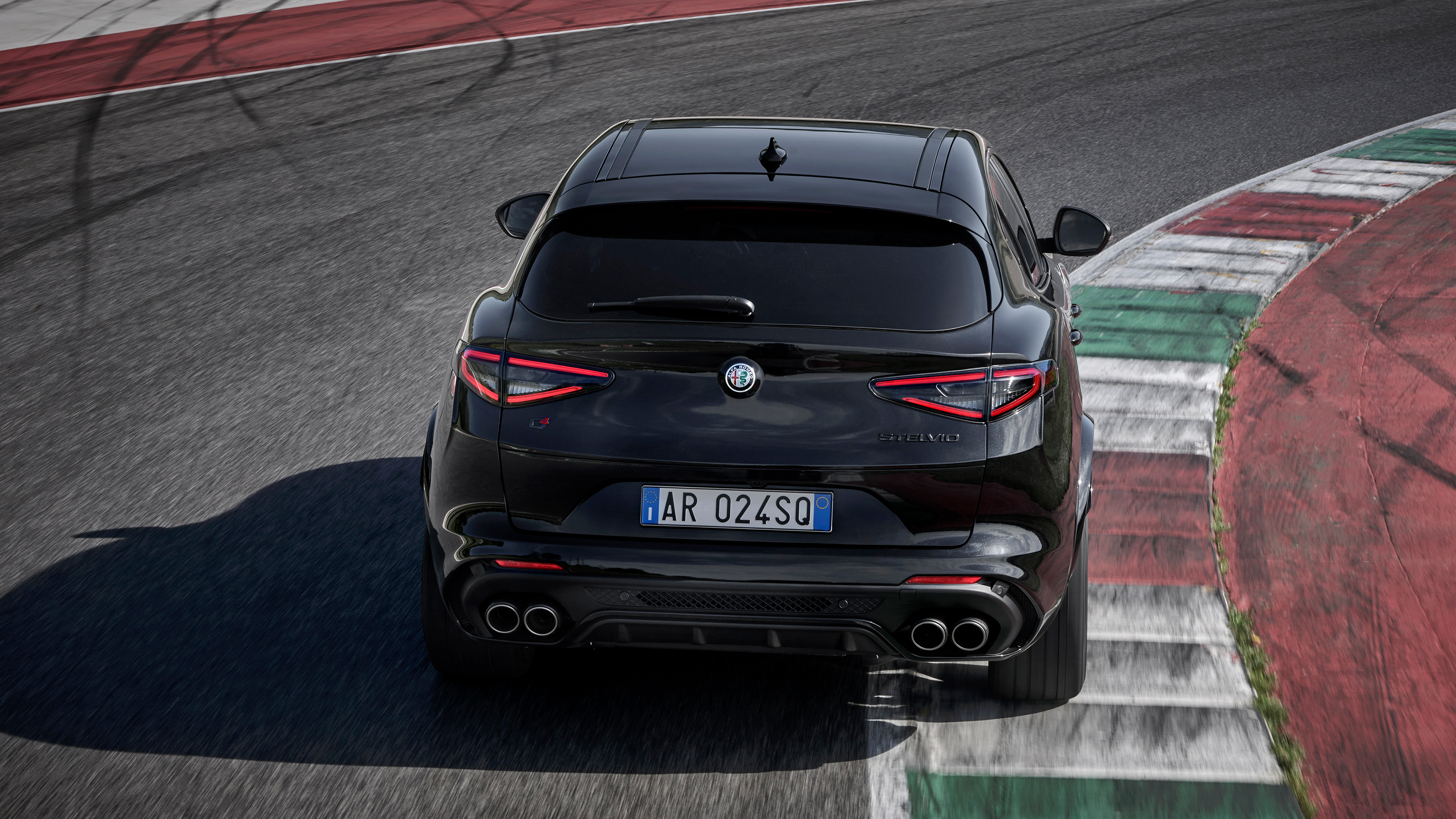 Alfa Romeo Giulia and Stelvio Quadrifoglio Super Sport rear