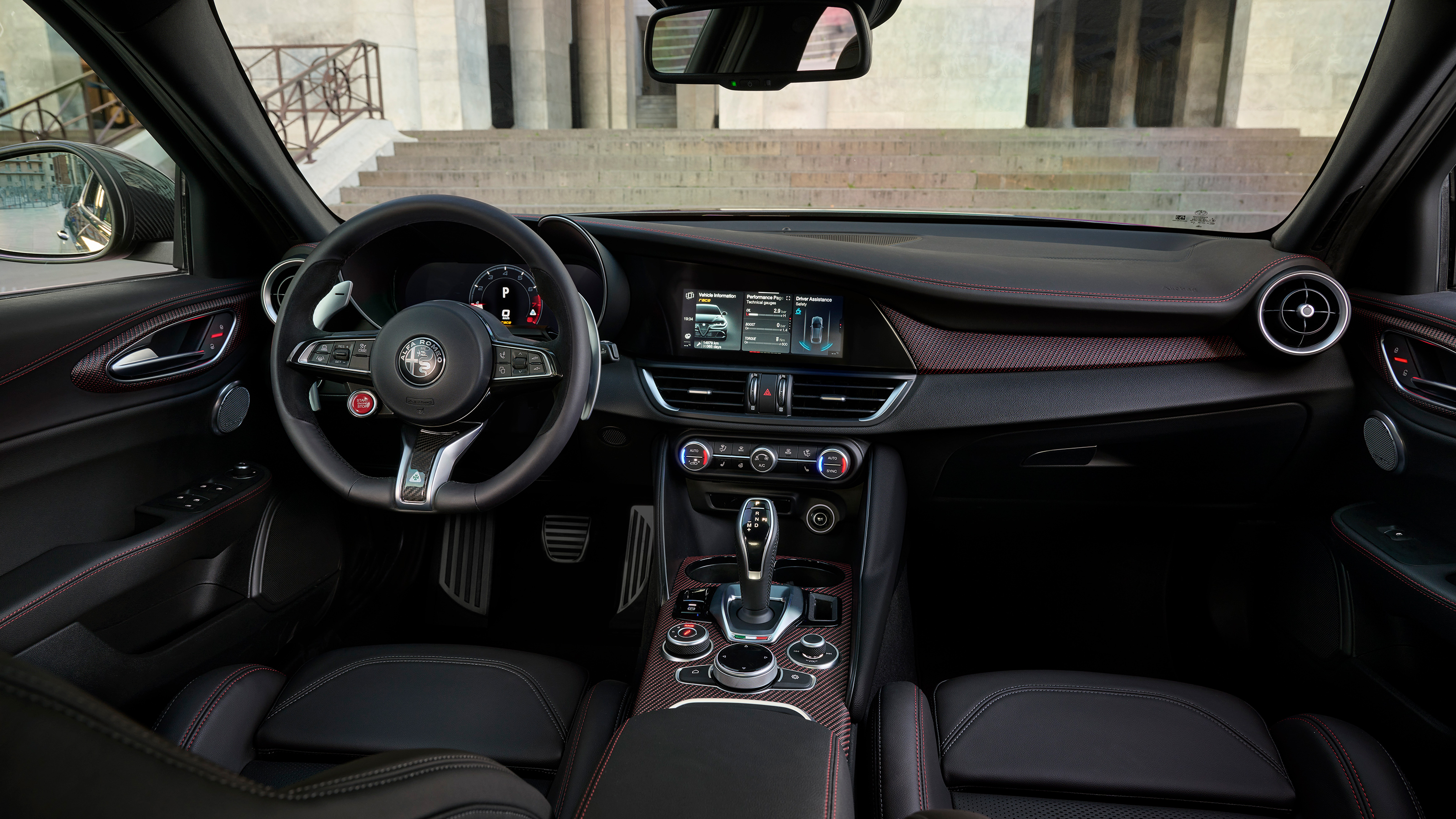 Alfa Romeo Giulia and Stelvio Quadrifoglio Super Sport interior