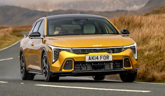Kia K4 – front