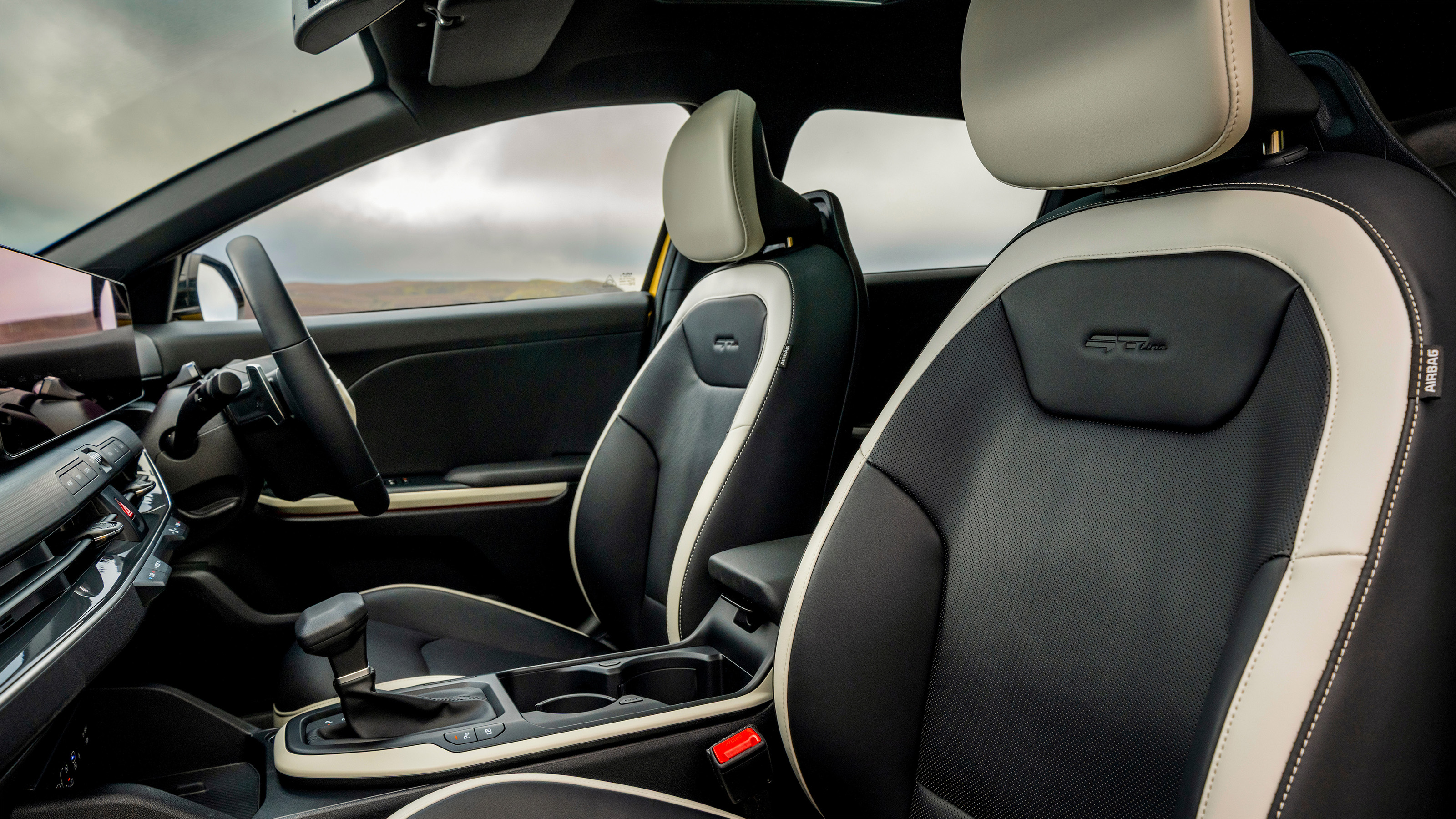 Kia K4 – interior
