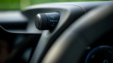 Lexus UX 300h – drive mode switch