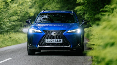 Lexus UX 300h – front
