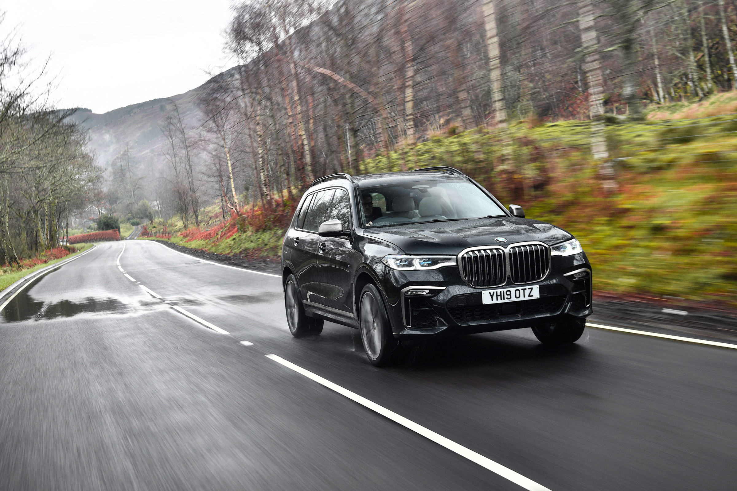 BMW X7 review - location front