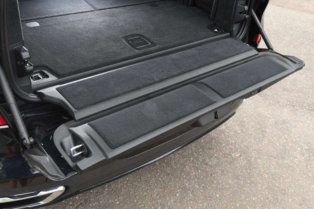 BMW X7 review - tailgate