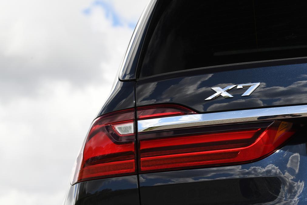 BMW X7 review - badge