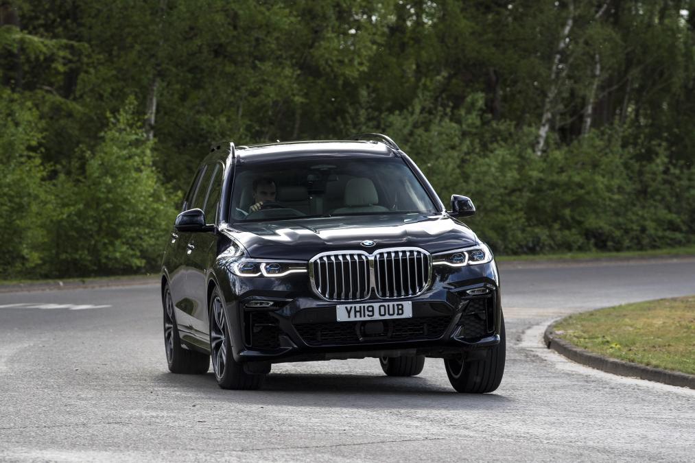 BMW X7 review - front cornering