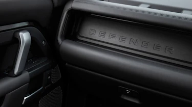 Land Rover Defender V8
