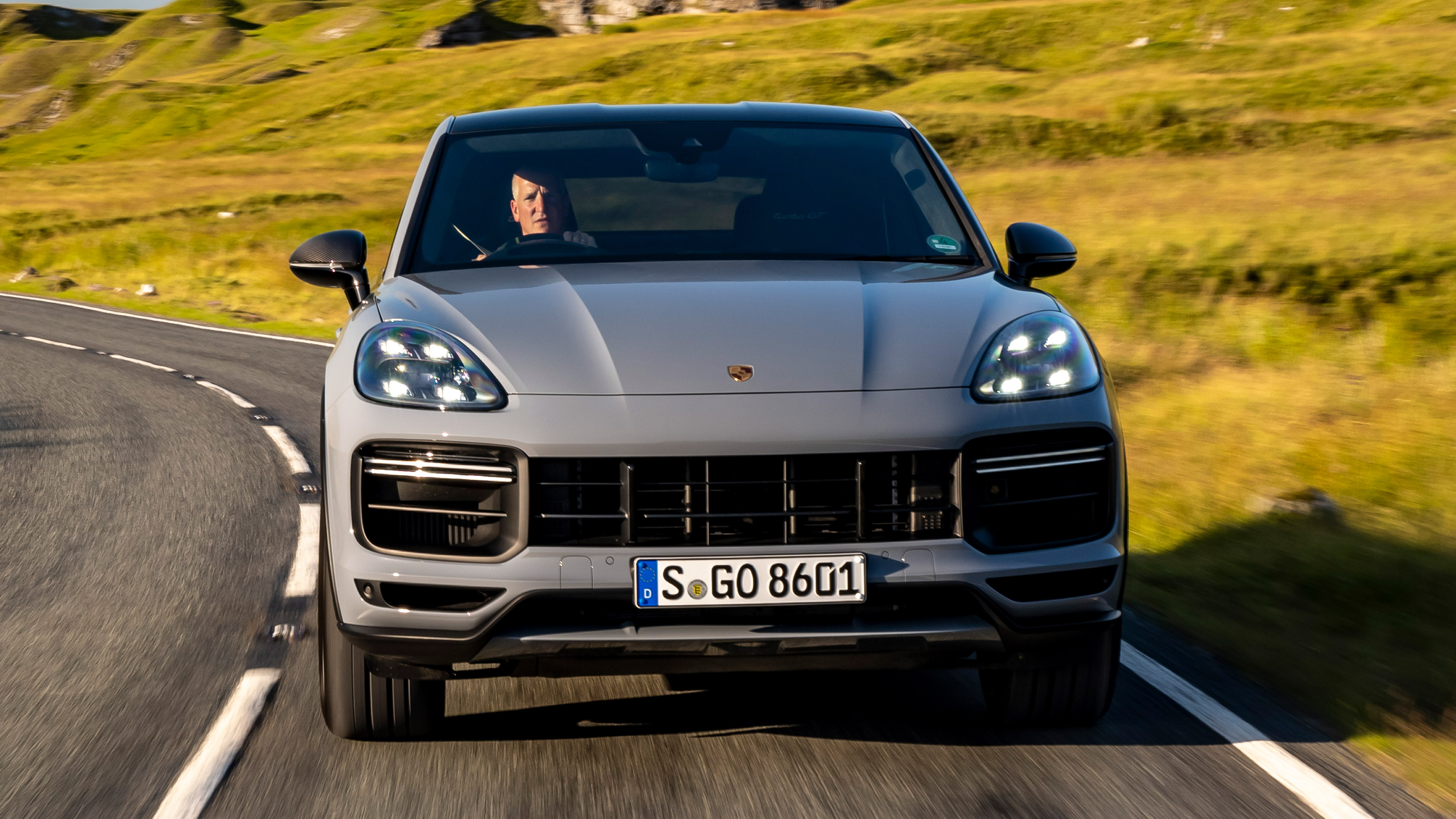 Porsche Cayenne Coupe Turbo GT – front tracking