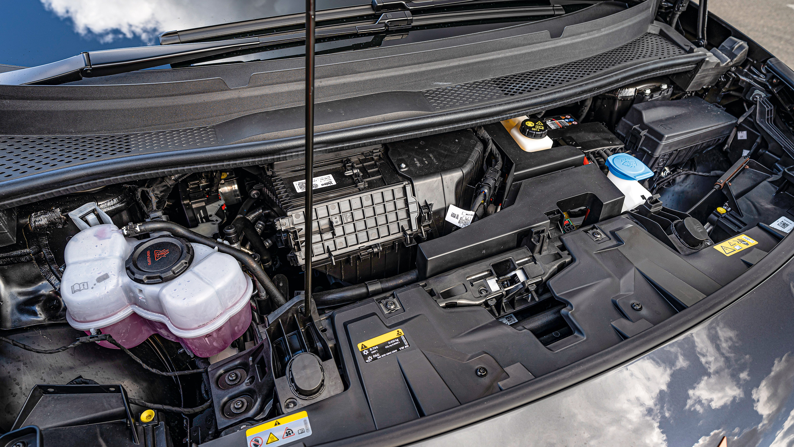 Cupra Born – underbonnet