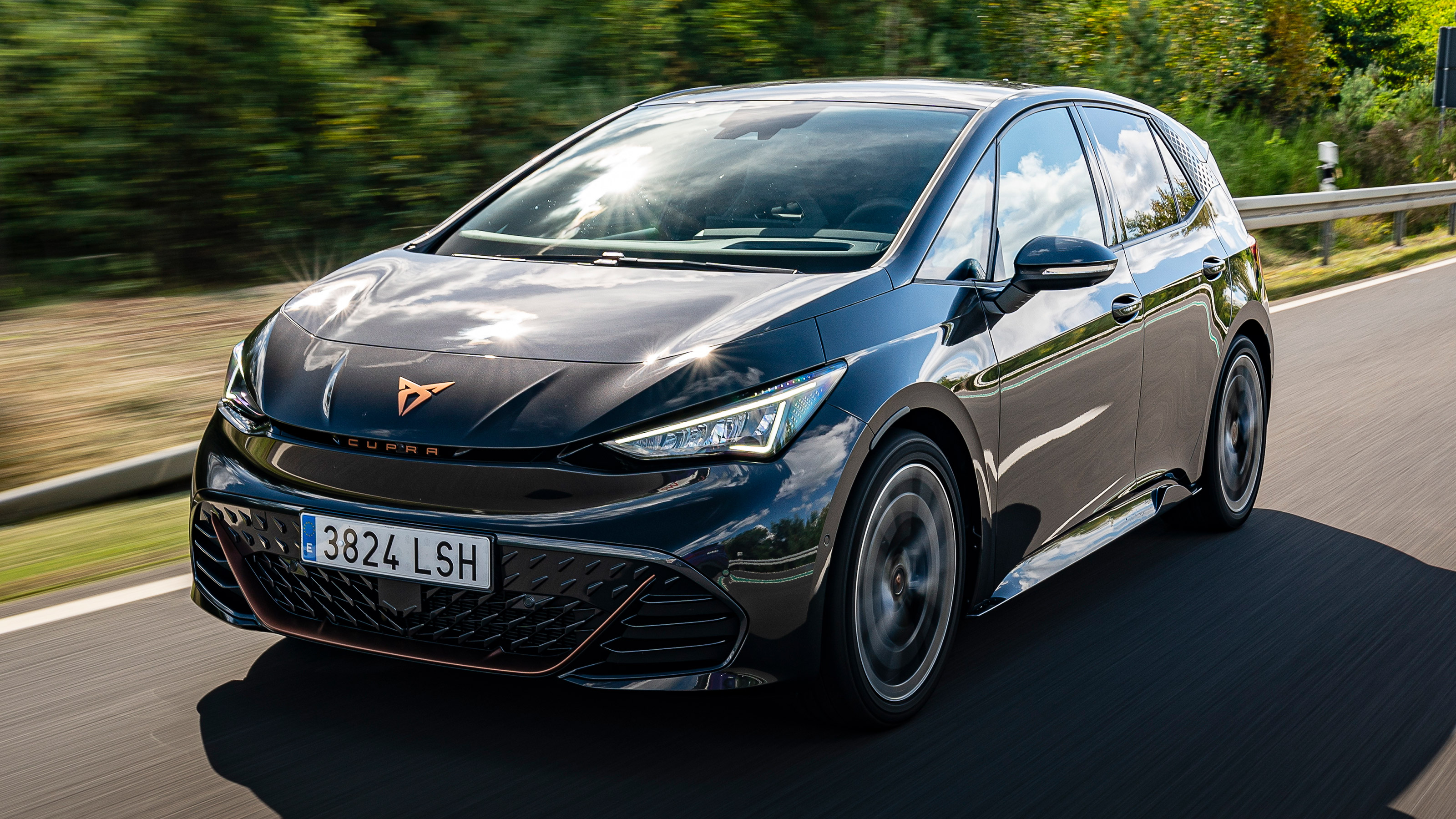 Cupra Born – front tracking