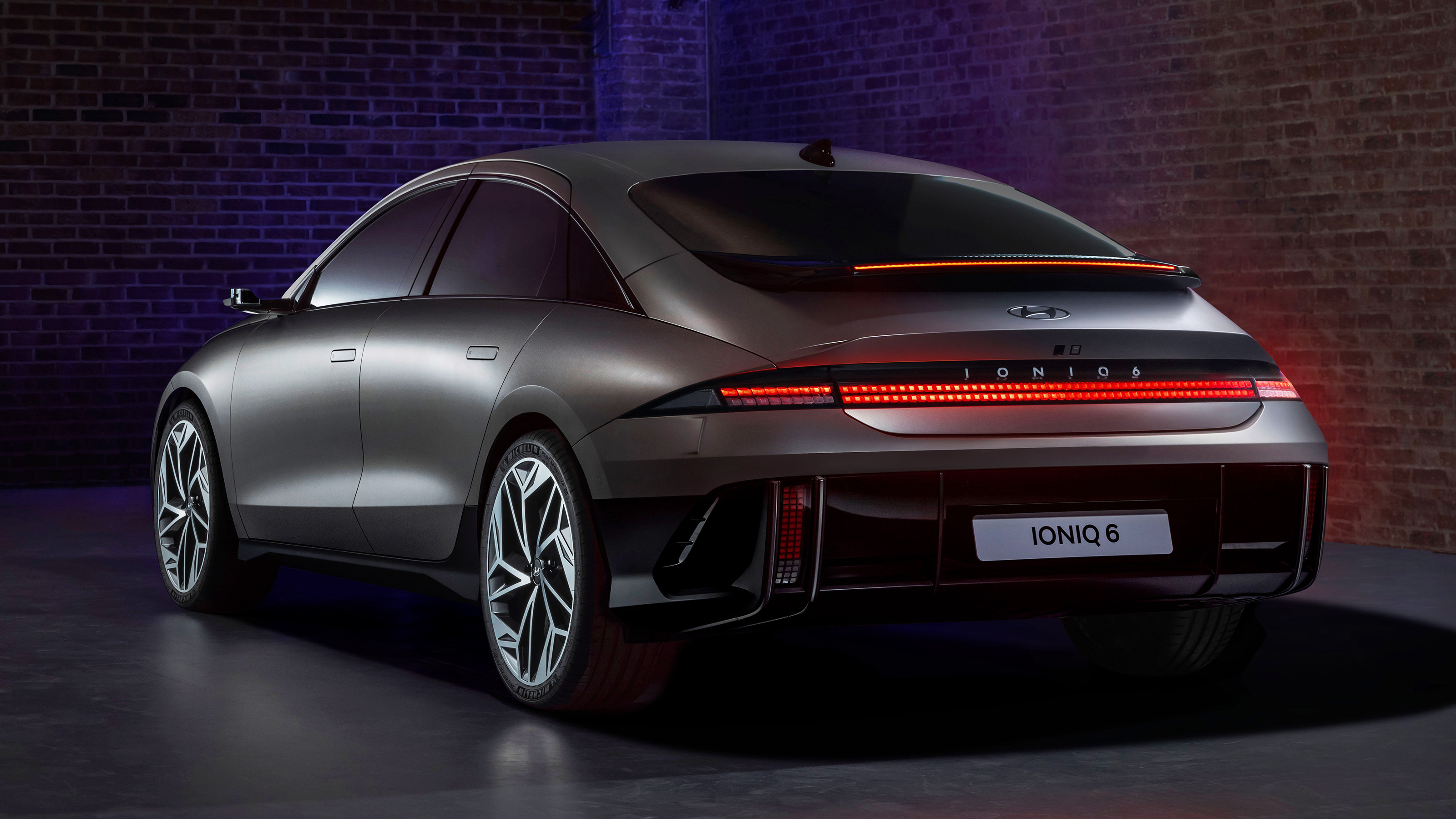 Hyundai Ioniq 6 – rear quarter
