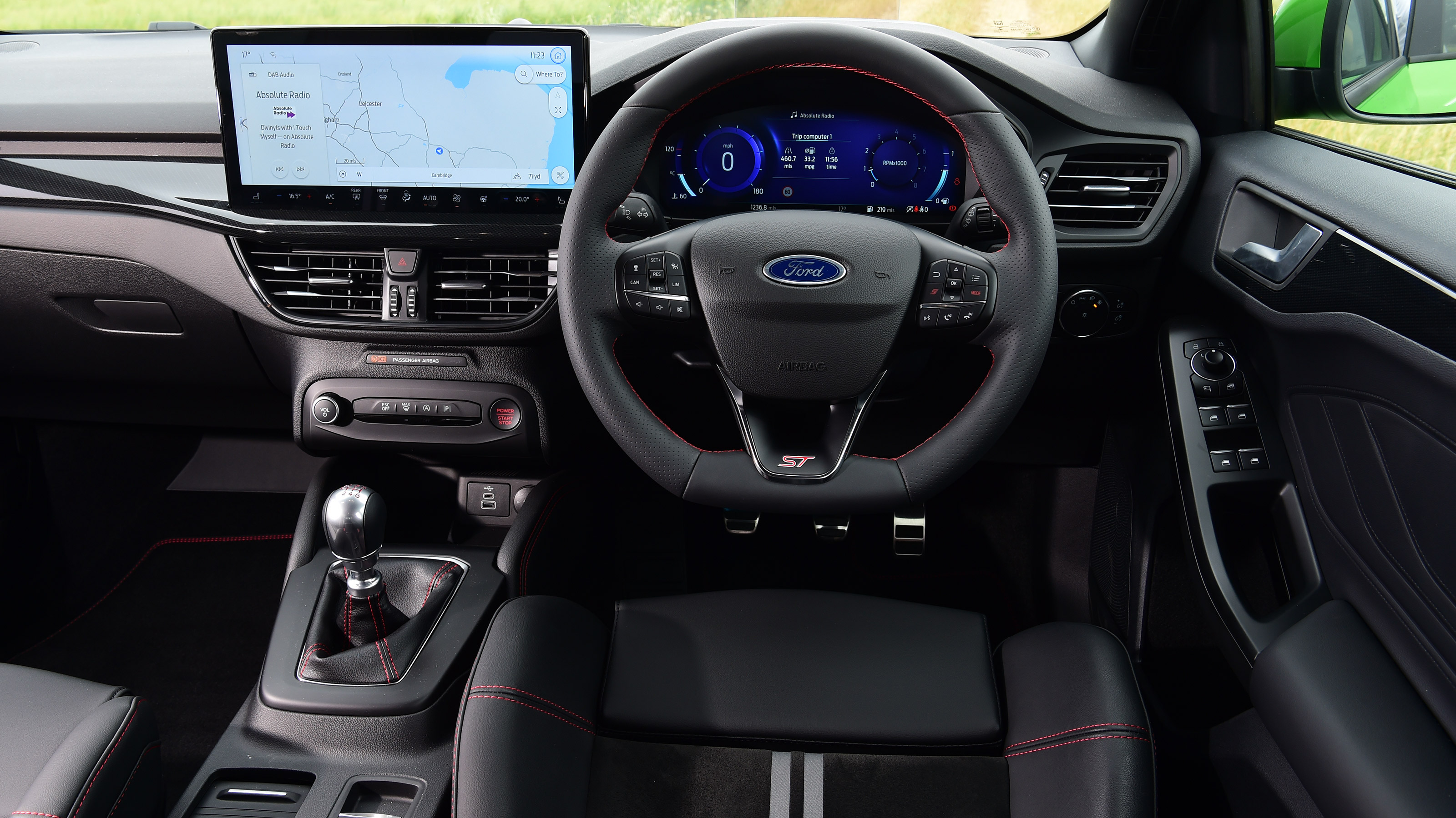 Ford Focus ST 2022 review – steering wheel