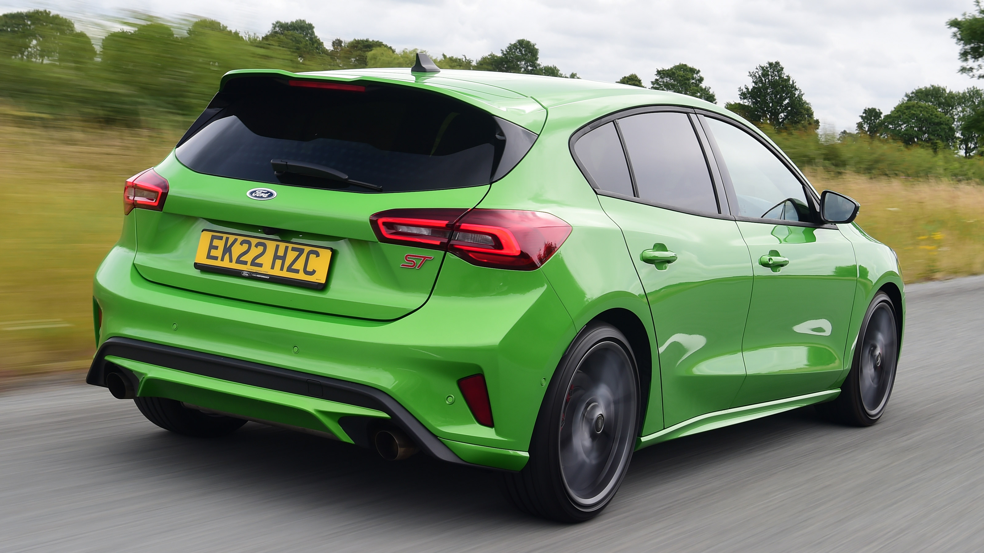 Ford Focus ST 2022 review – rear tracking