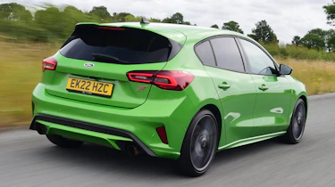 Ford Focus ST 2022 review – rear tracking