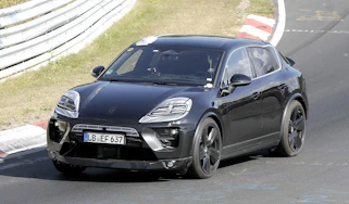Macan EV – side