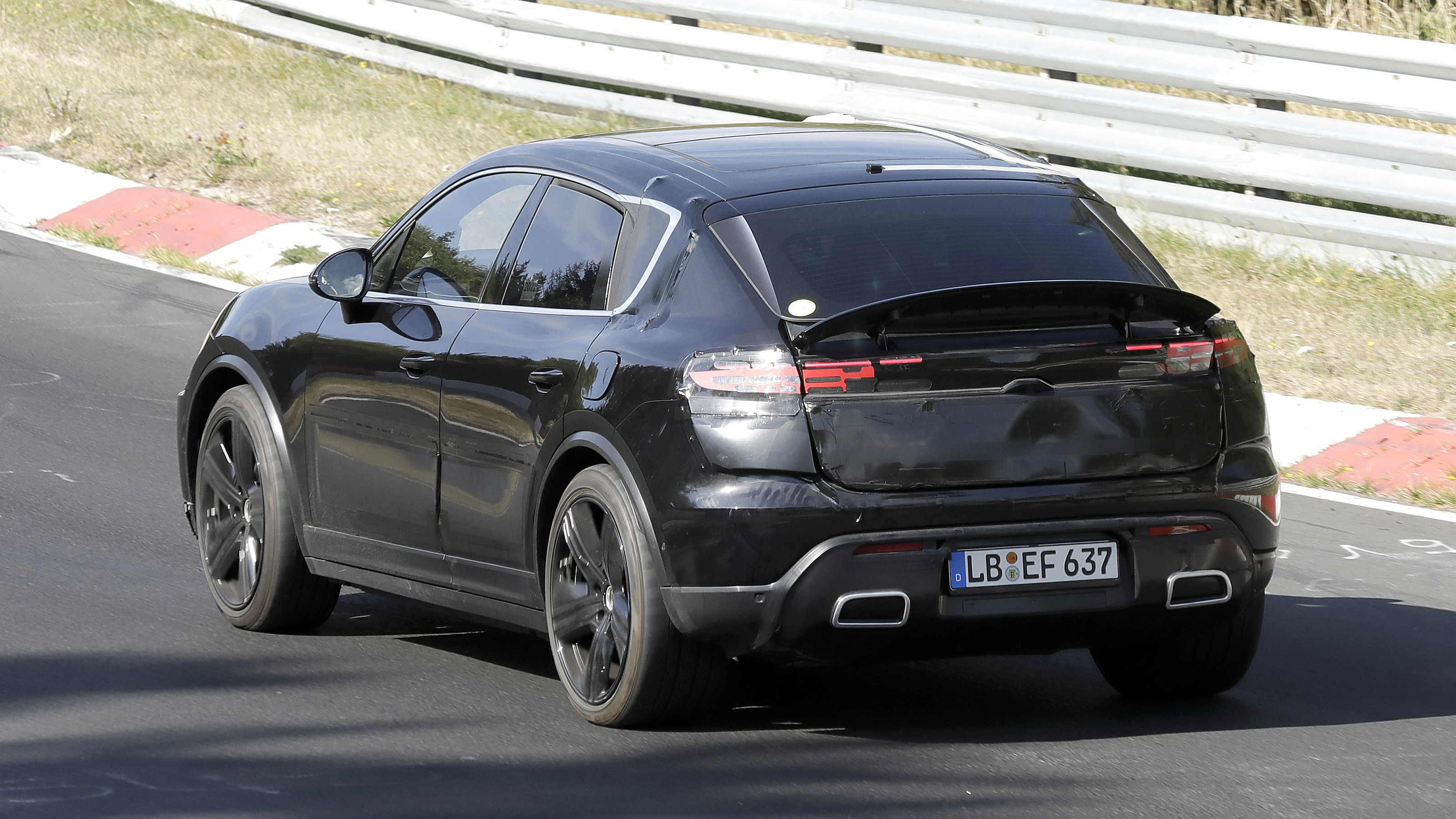 Macan EV – rear