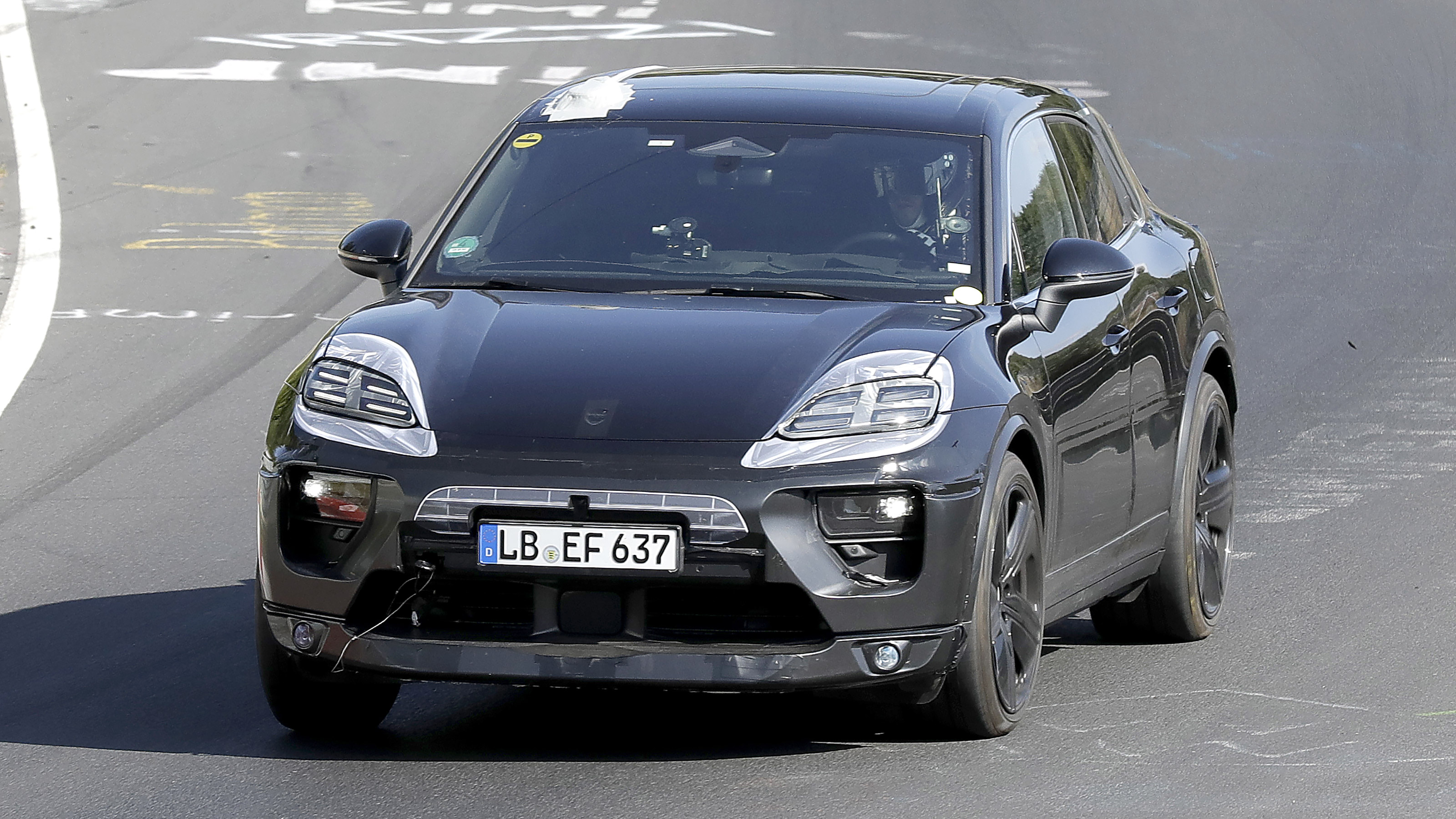 Macan EV – nose