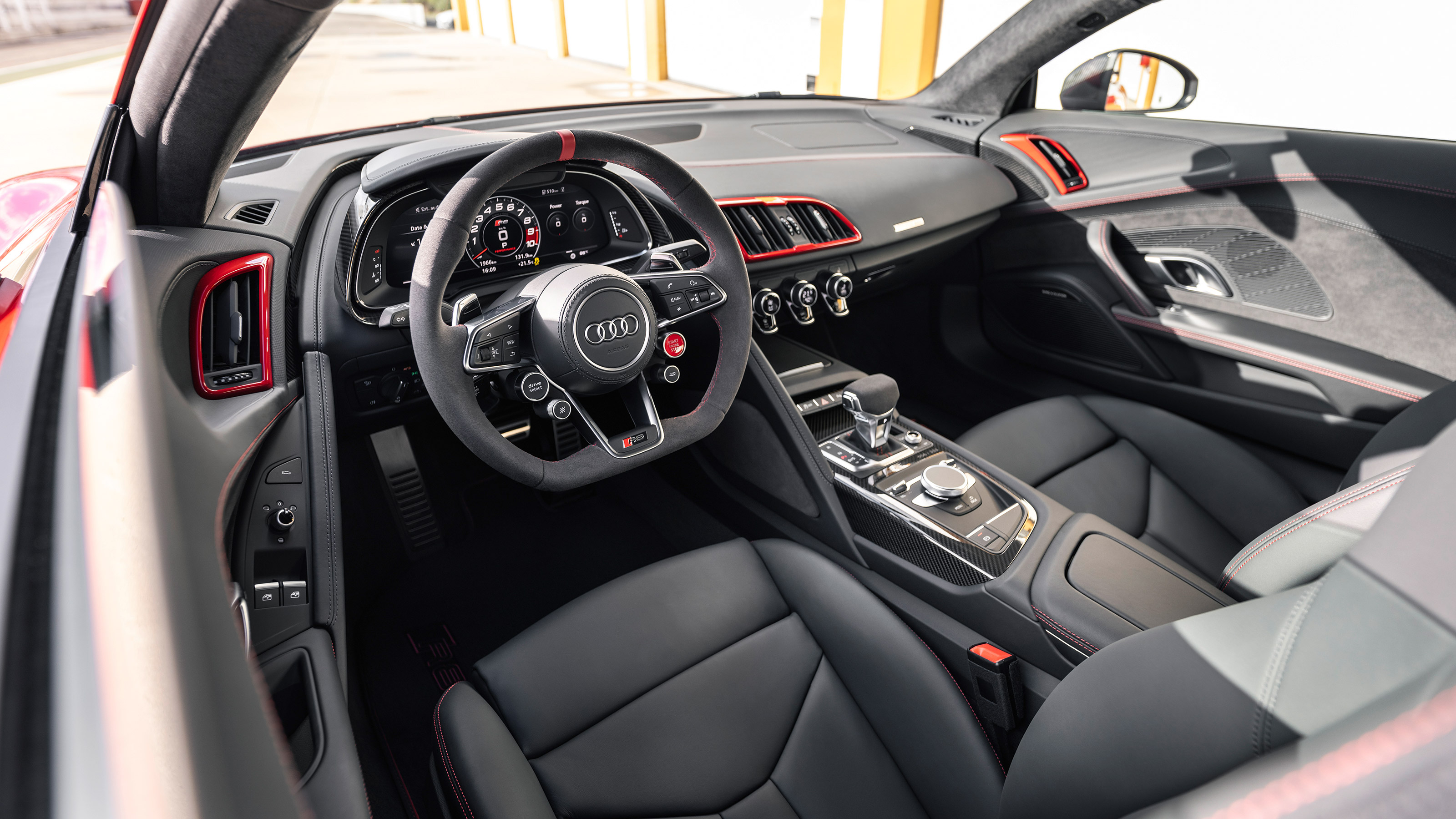Audi R8 GT interior