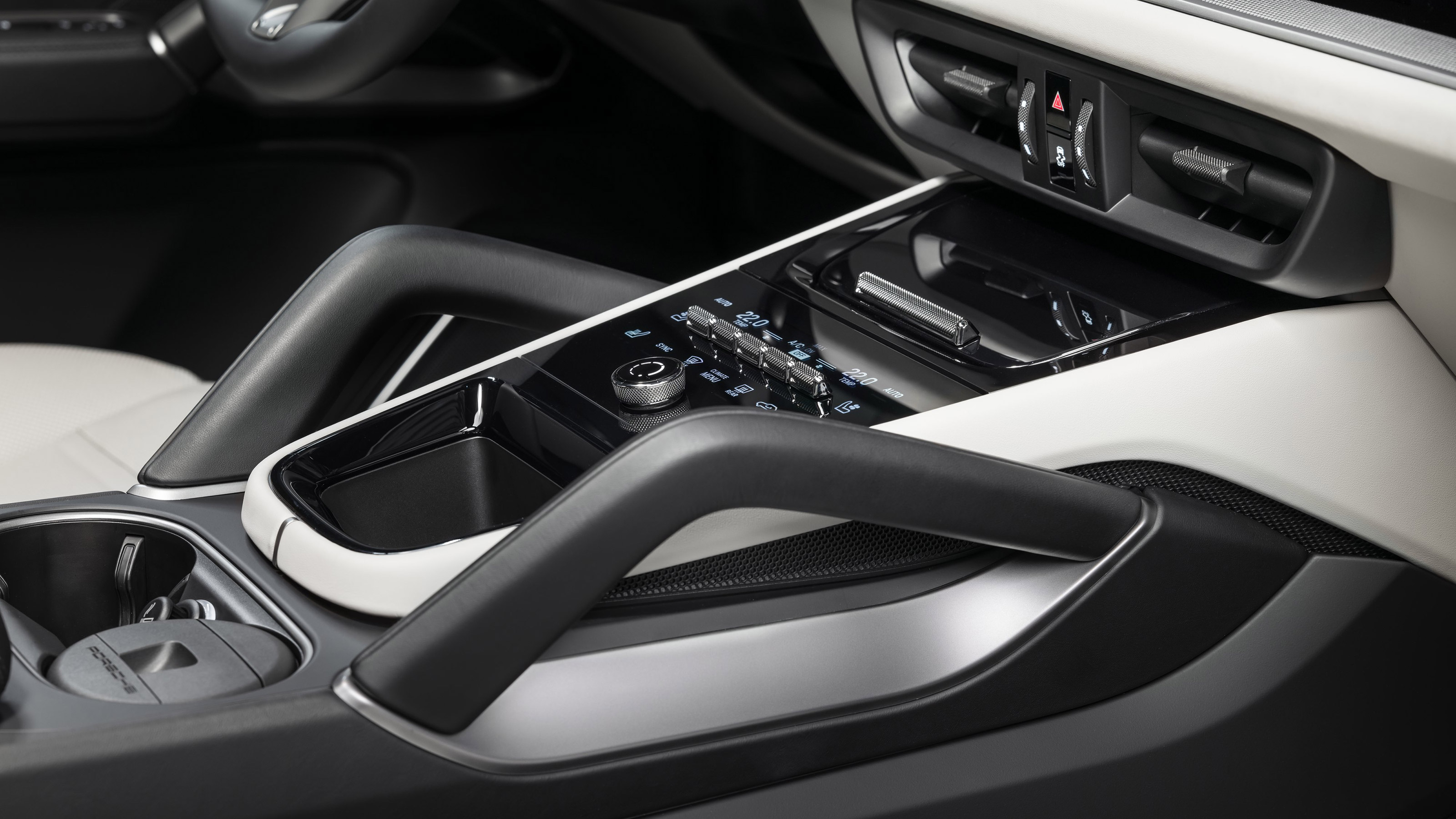 Porsche Cayenne - centre console