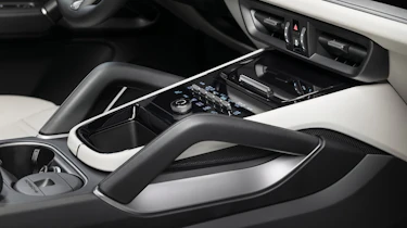 Porsche Cayenne - centre console