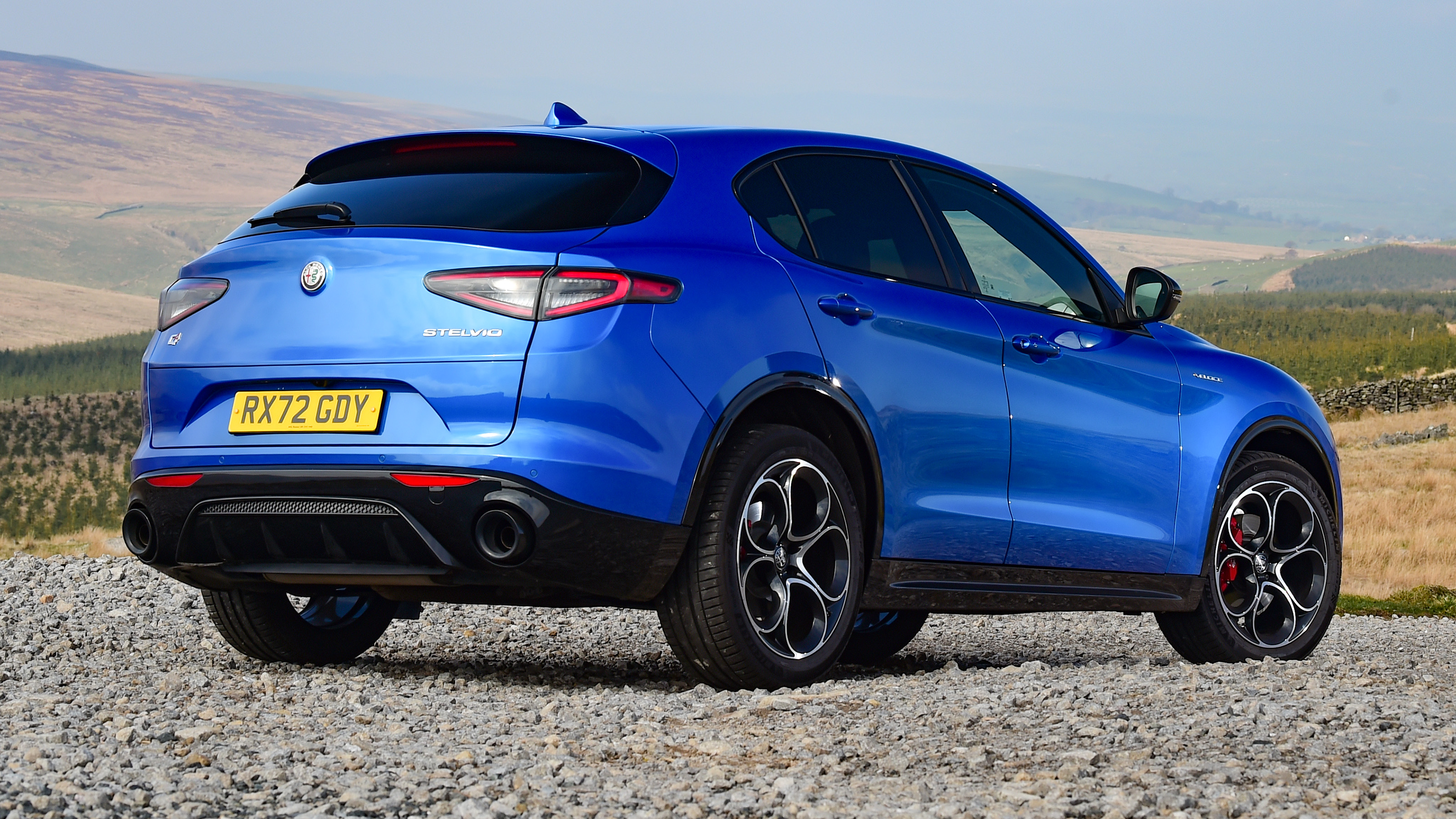 Alfa Romeo Stelvio – rear