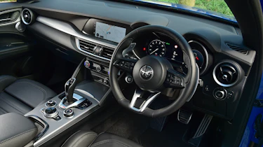 Alfa Romeo Stelvio – interior