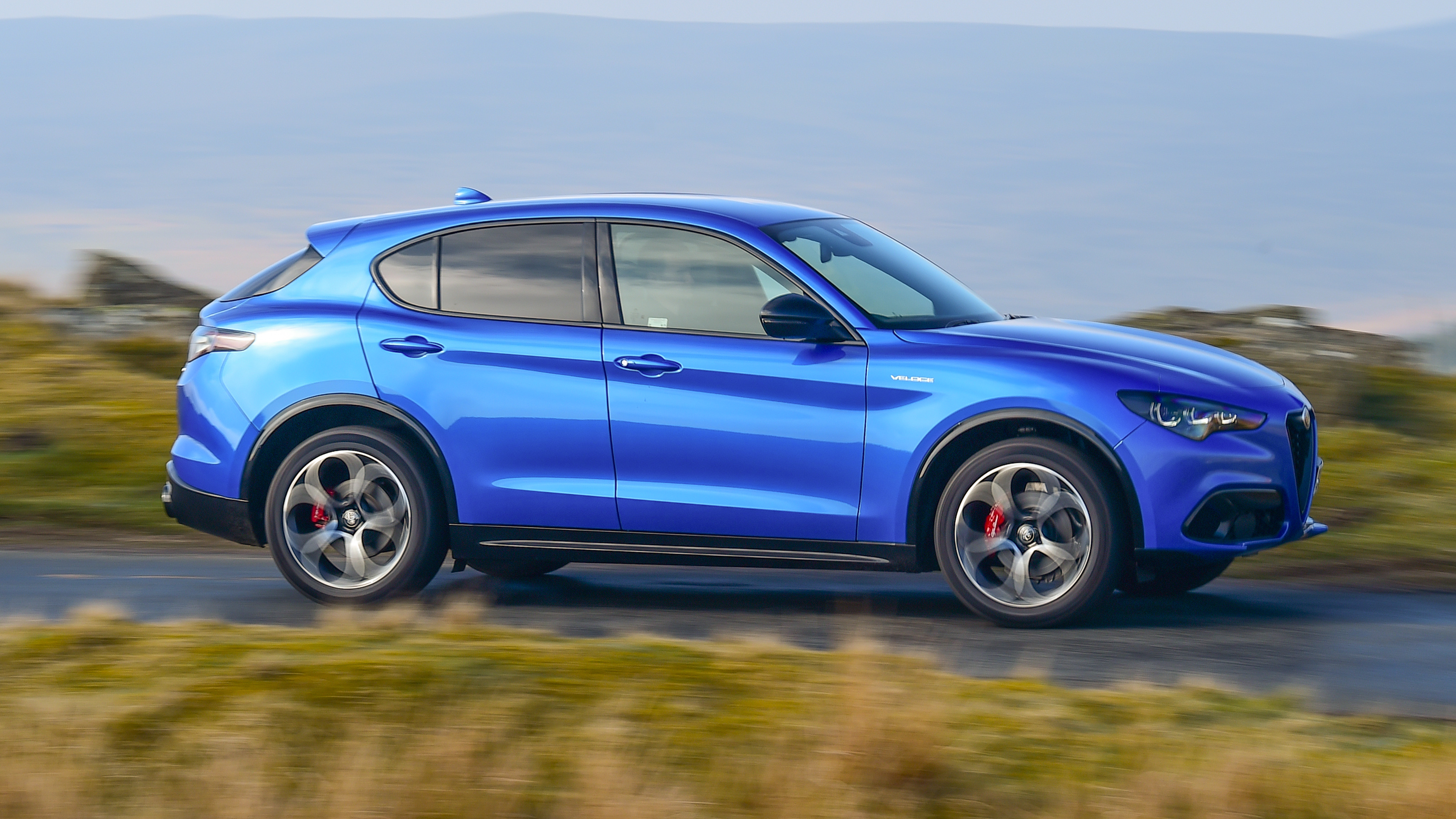 Alfa Romeo Stelvio – side