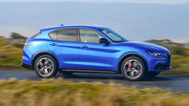Alfa Romeo Stelvio – side