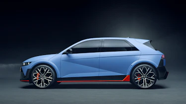 Hyundai Ioniq 5 N – side