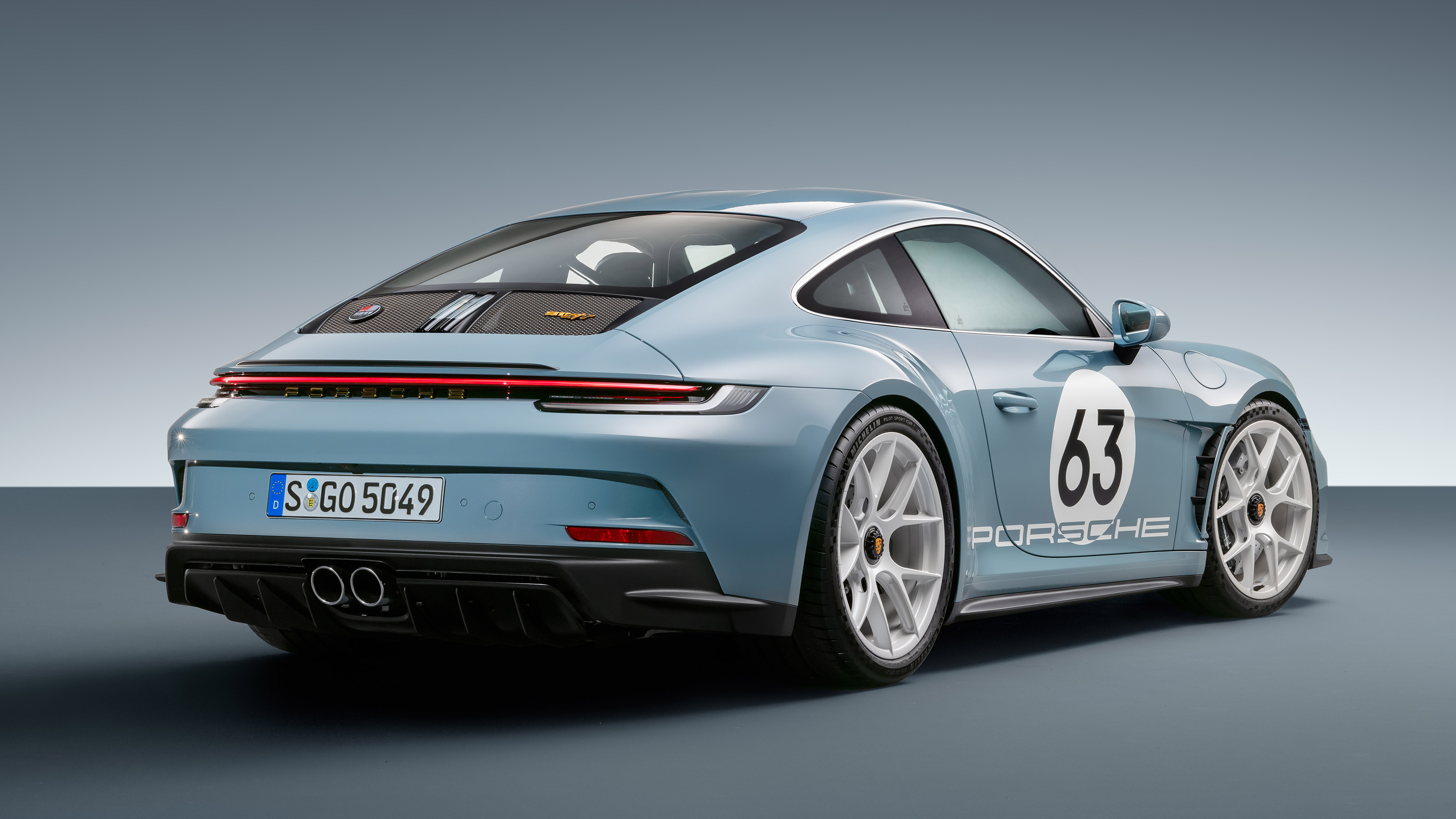 Porsche 911 S/T – rear