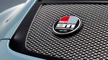 Porsche 911 S/T – badge