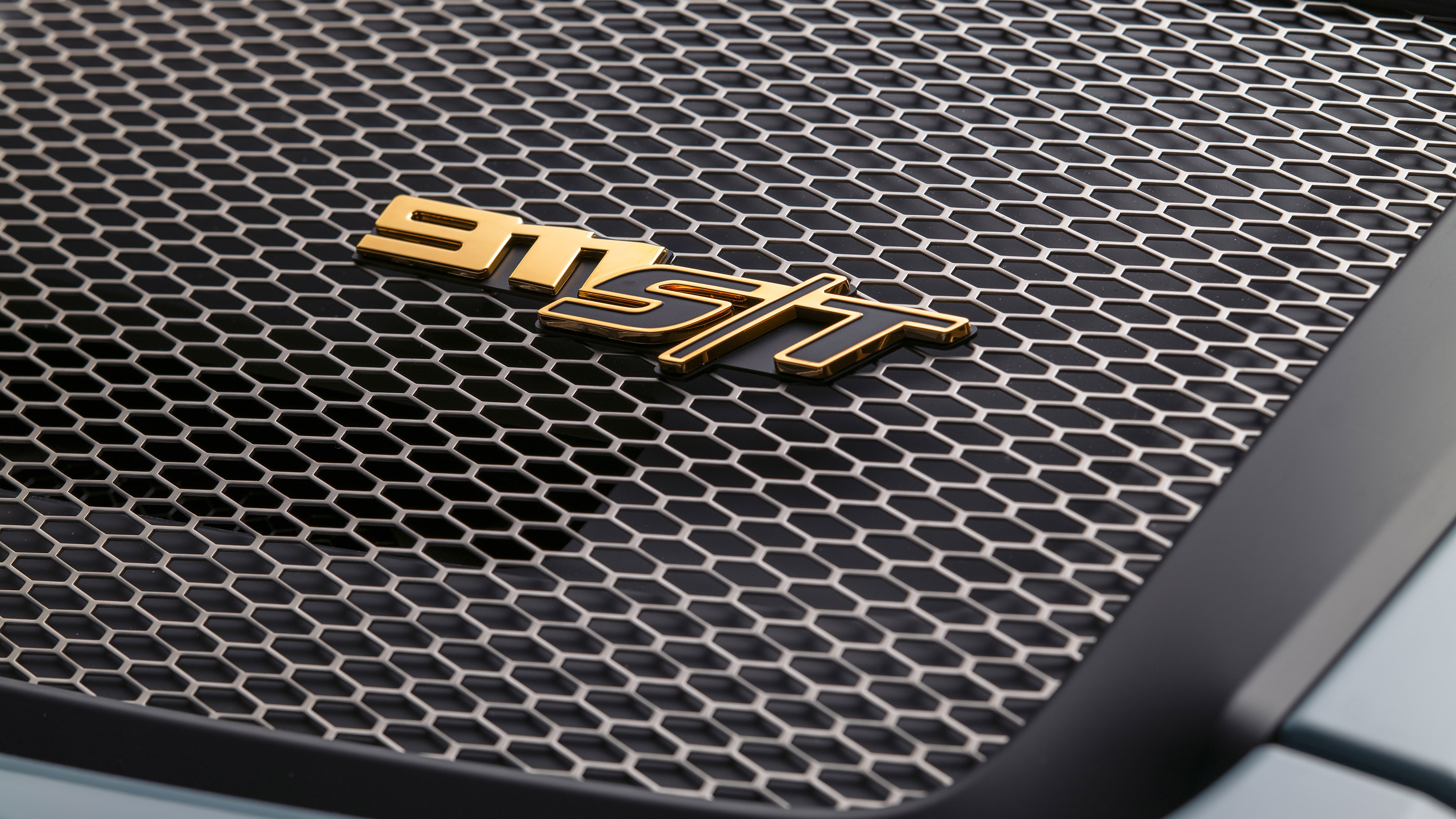 Porsche 911 S/T – badge