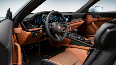 Porsche 911 S/T – interior