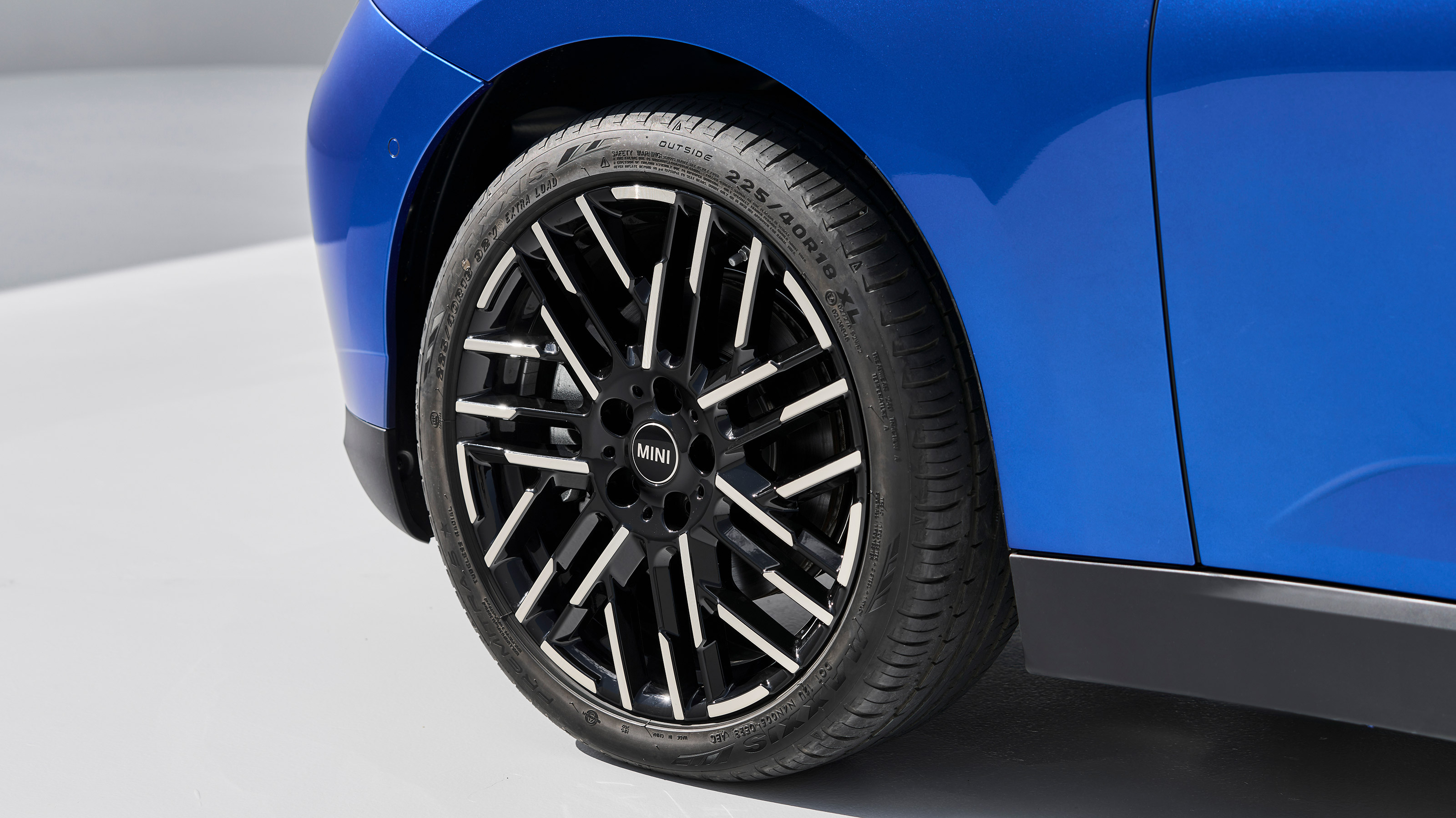 Mini Cooper - wheel