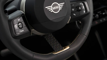 Mini Cooper - steering wheel