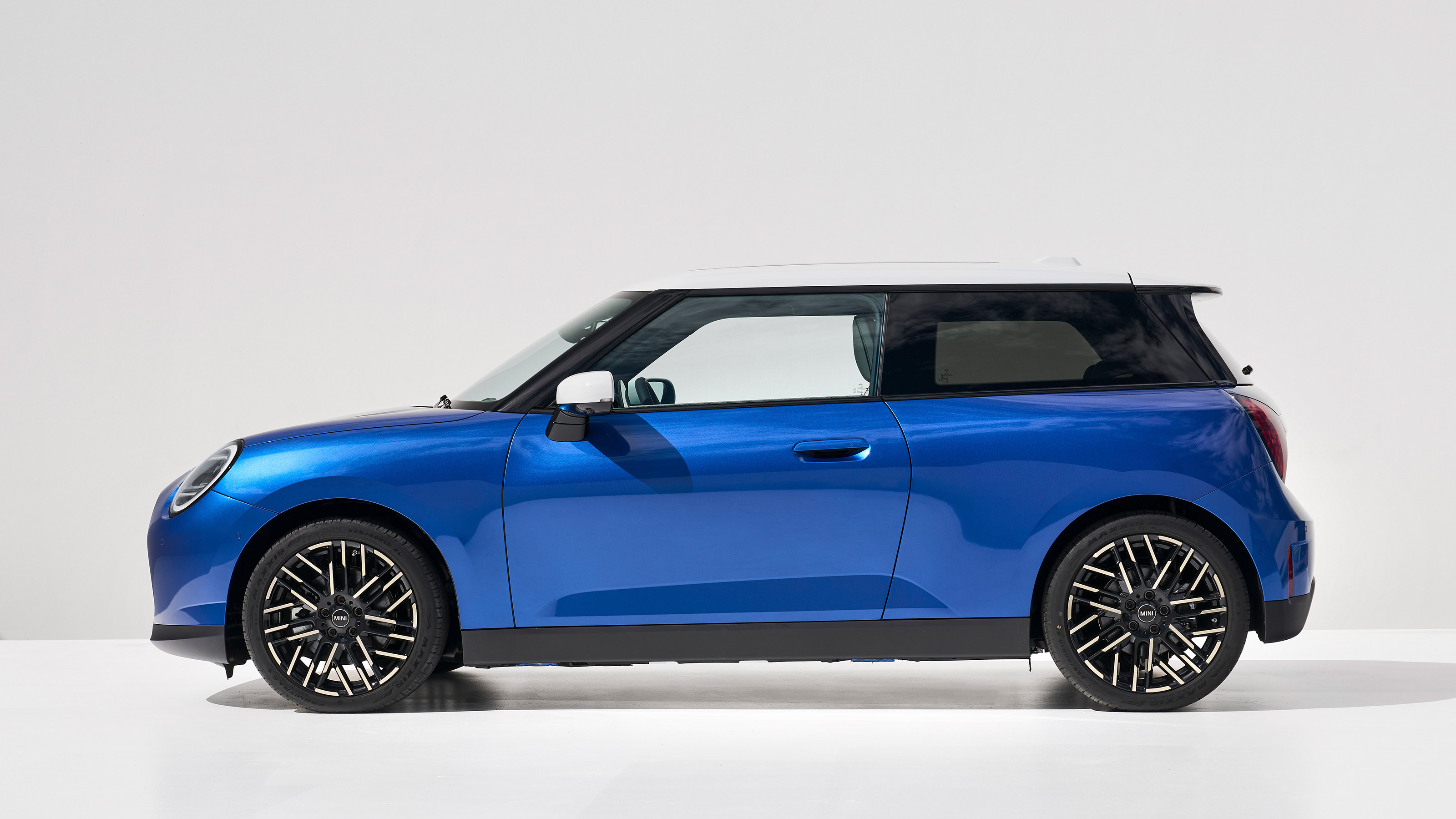 Mini Cooper - side