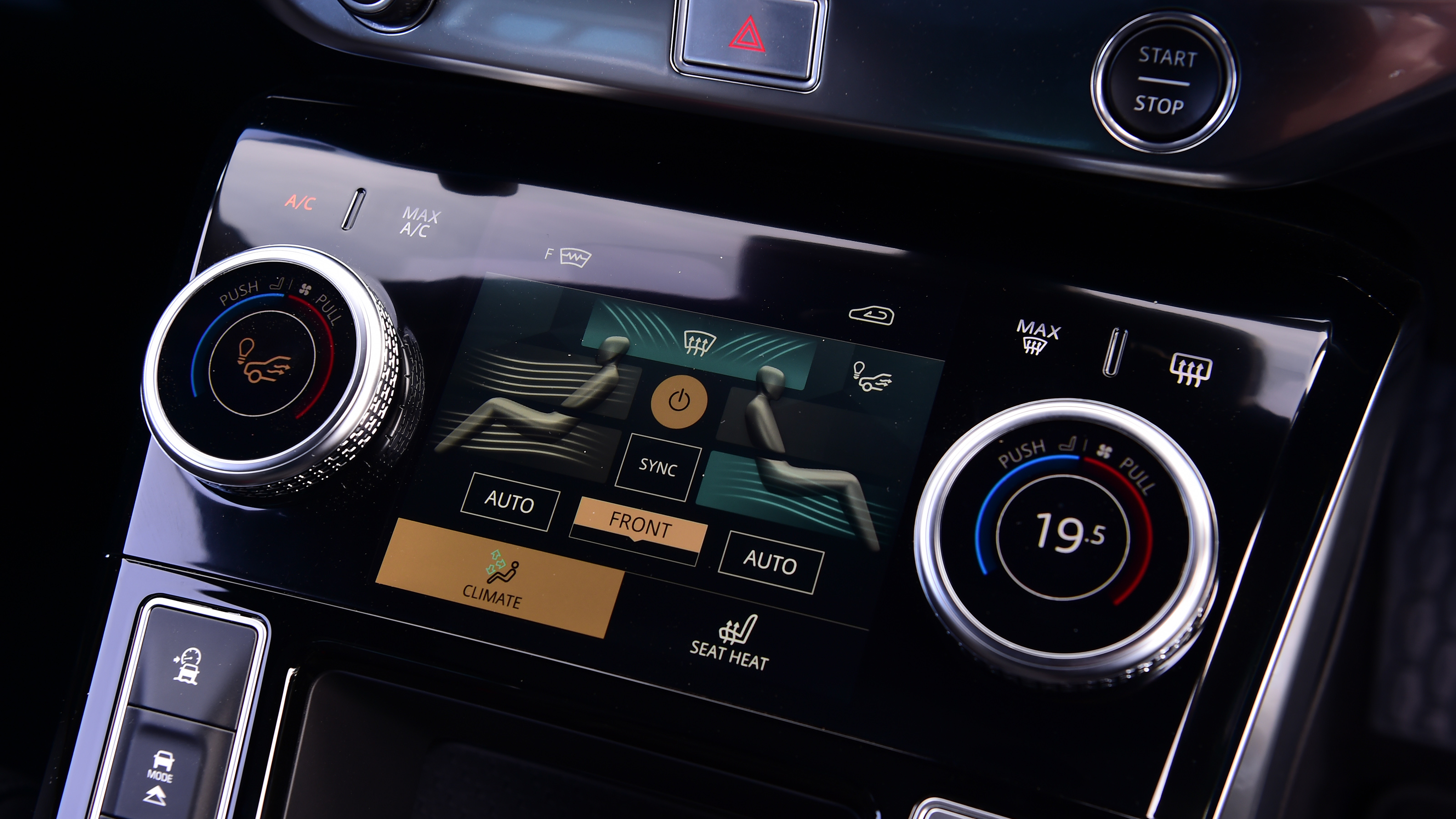 Jaguar I-Pace – climate controls