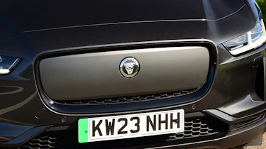 Jaguar I-Pace – front grille