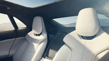 Lotus Emeya – seats