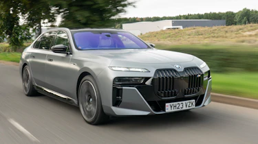 BMW M760e – front