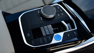 BMW i4 eDrive35 – centre console