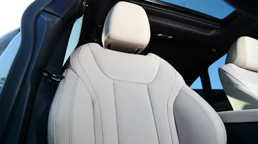 BMW i4 eDrive35 – seats