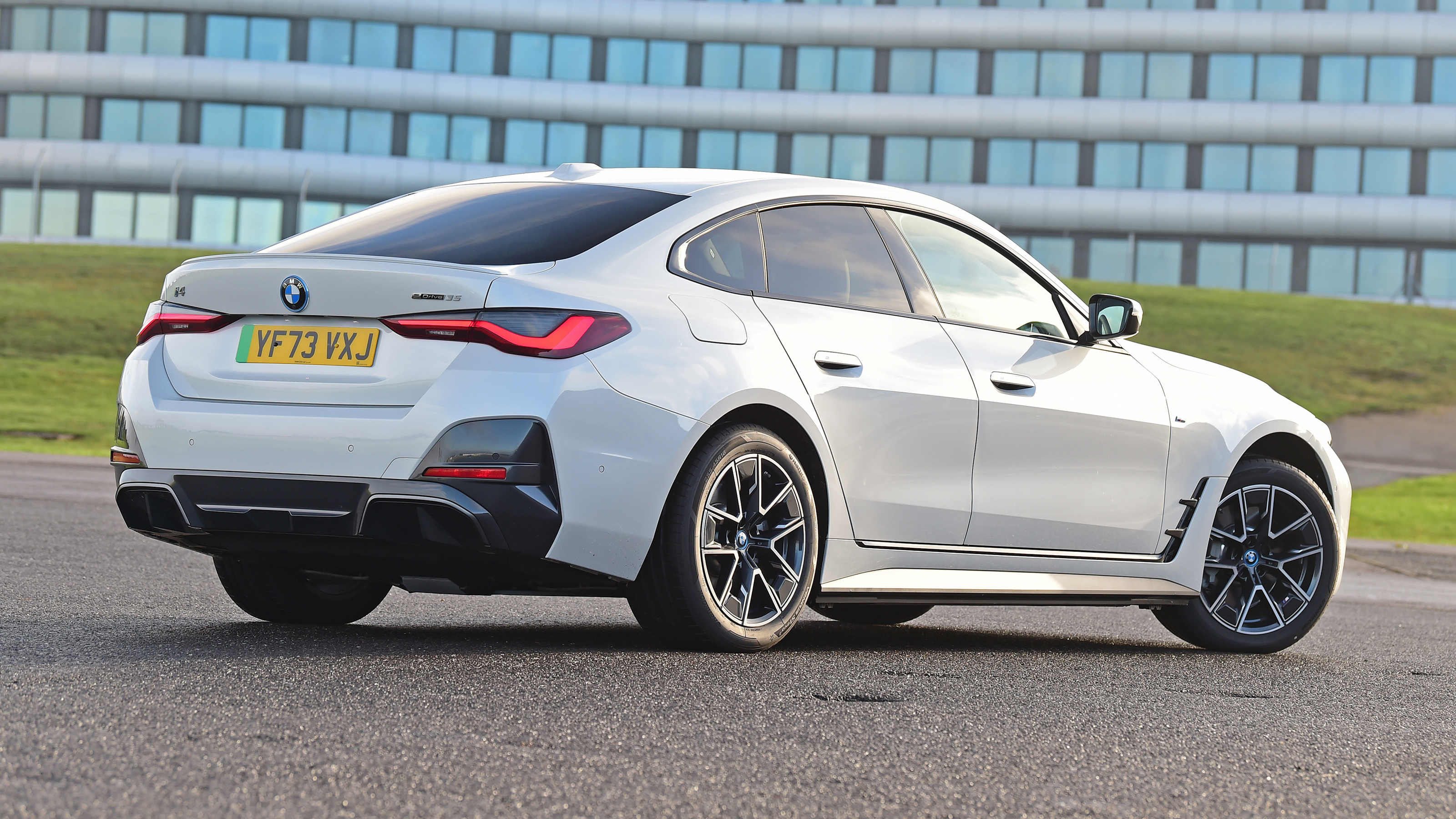 BMW i4 eDrive35 – rear