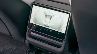 Tesla Model 3 – rear screen