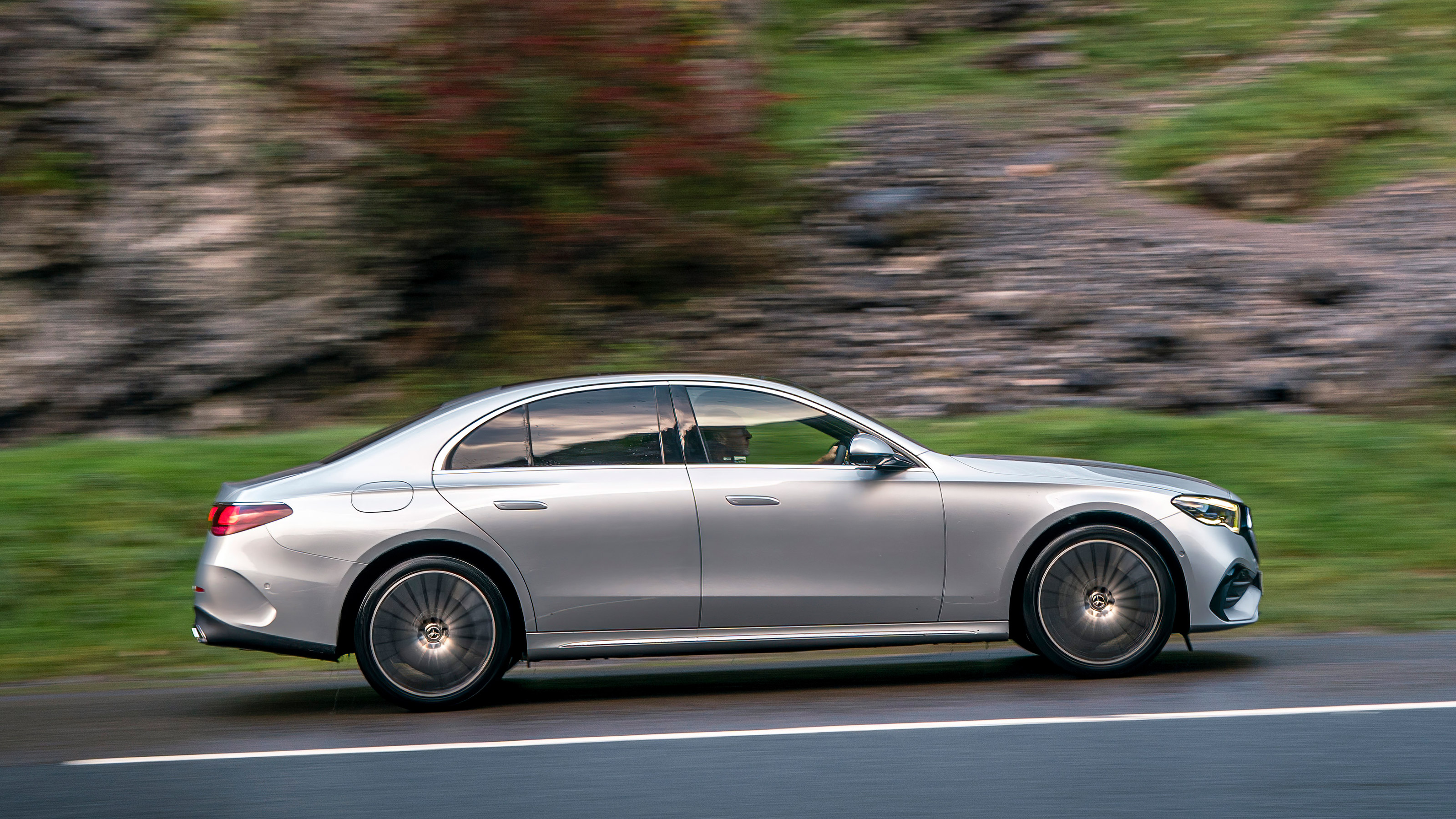 Mercedes E-class – side