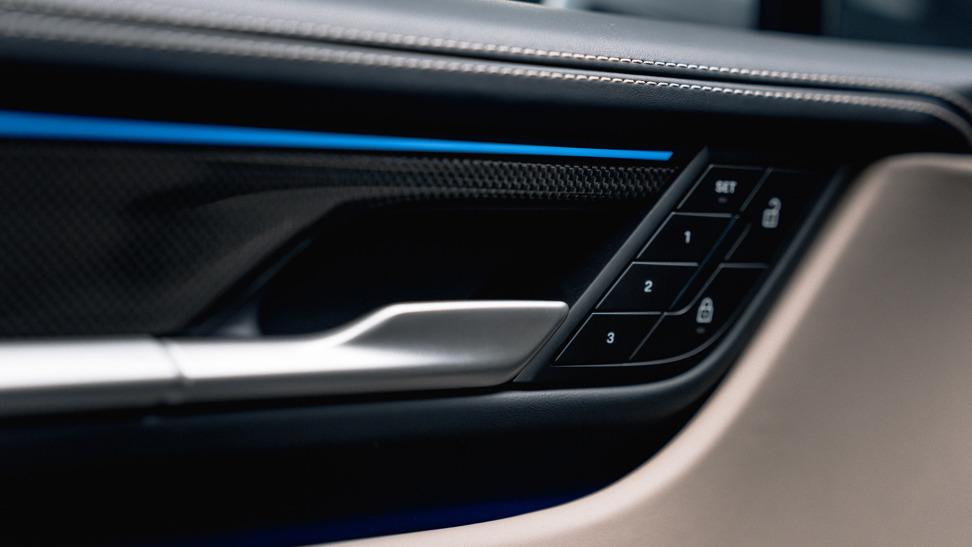 Porsche Macan – door handle