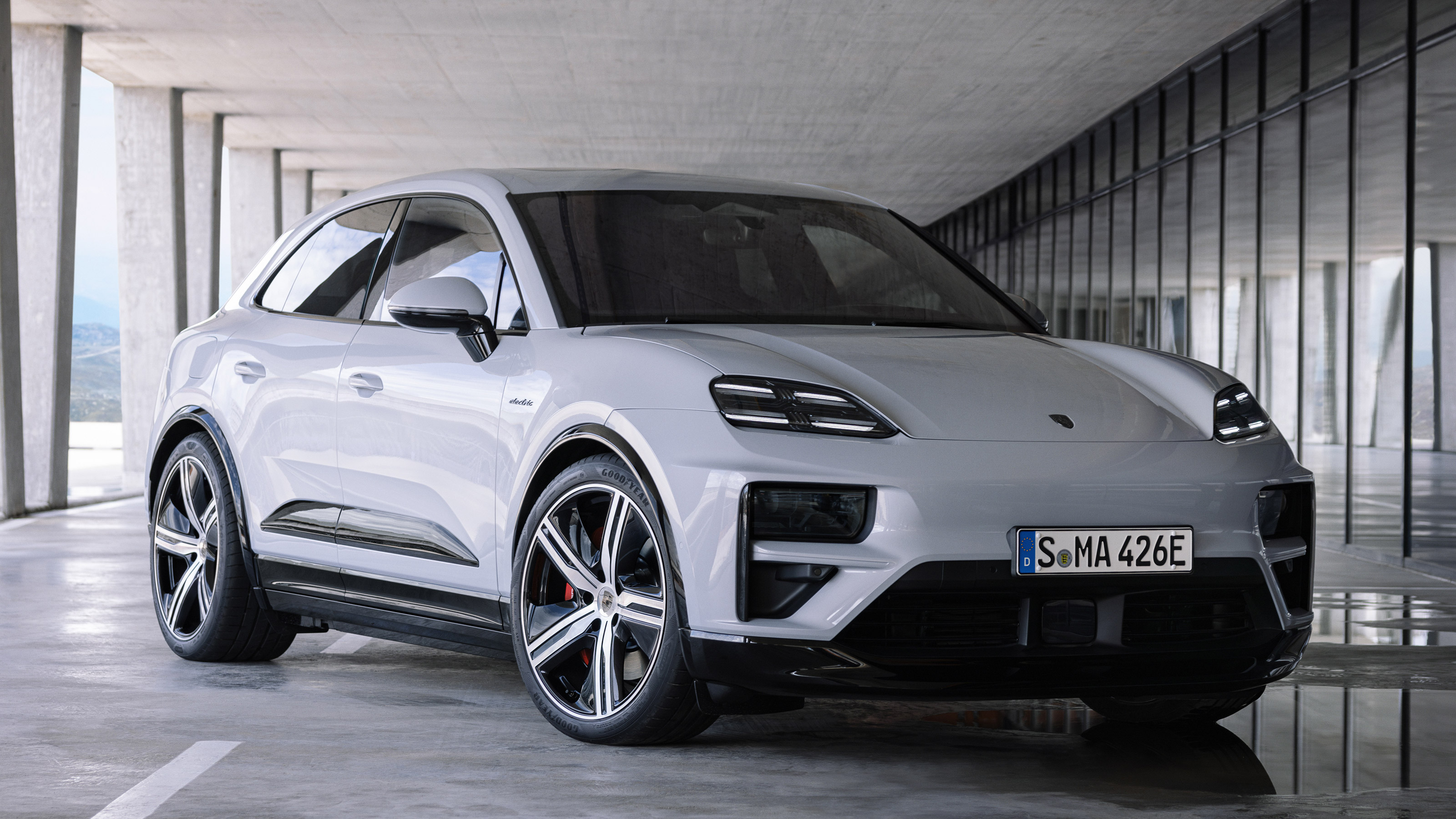 Porsche Macan – front