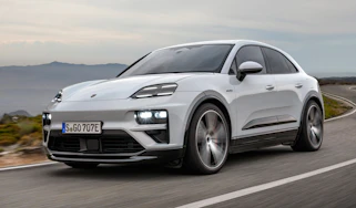 Porsche Macan – front
