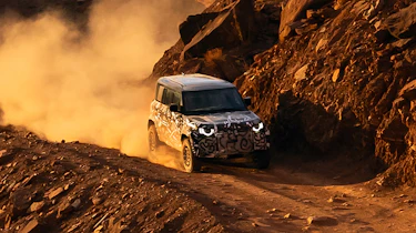 Land Rover Defender OCTA – front
